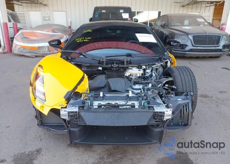 2024 Lotus Emira V6 First Edition z USA, uszkodzony, nr VIN SCCLEKAXXRHA11528